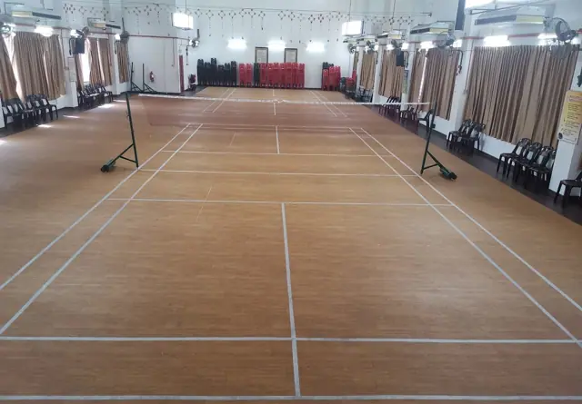 羽毛球场 Gelanggang Badminton