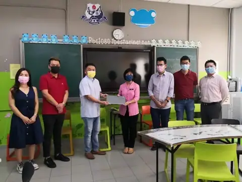 MEP CSR Foundation明科技公益基金会 赠送复新笔记型电脑