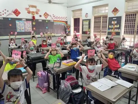 4D Gummy 祝福学生们过个甜甜蜜蜜的假期